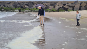 015-2025-04-23 Opa uitstrooien