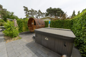 294-2023-05-29 Hoogspanning en een nieuwe hut