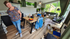 297-2023-05-29 Hoogspanning en een nieuwe hut