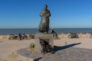 075-2022-02-27 Strand en zee