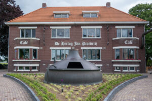 455-2022-05-29 De overkant en Hertog Jan
