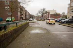 001-2020-03-10 Toerist in Houtwijk