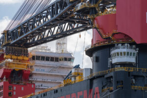 011-2020-03-29 Heerema Sleipnir