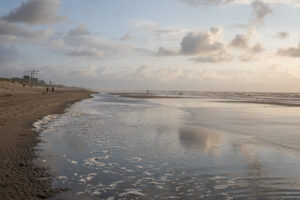 012-2021-08-26 Zononder op het strand