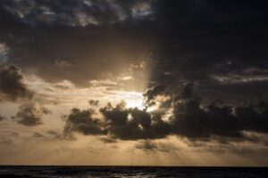 019-2021-08-26 Zononder op het strand