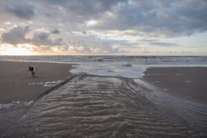 023-2021-08-26 Zononder op het strand