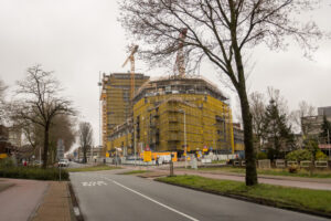 032-2020-03-10 Toerist in Houtwijk