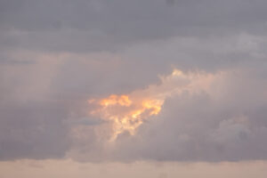 041-2021-08-26 Zononder op het strand