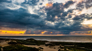 043-2021-08-26 Zononder op het strand