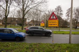 051-2020-03-10 Toerist in Houtwijk