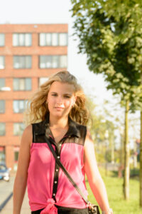 021-2016-08-16 Floor Mode op straat