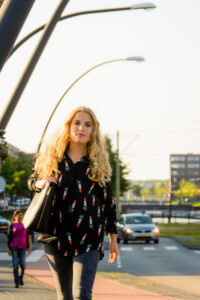 048-2016-08-16 Floor Mode op straat