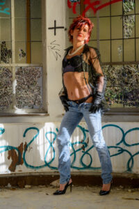 049-Serie 3 - Jeans en Zwate Blouse
