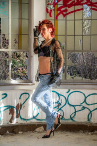 052-Serie 3 - Jeans en Zwate Blouse