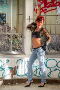 053-Serie 3 - Jeans en Zwate Blouse
