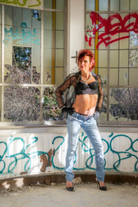 054-Serie 3 - Jeans en Zwate Blouse