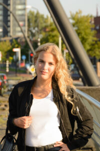 057-2016-08-16 Floor Mode op straat