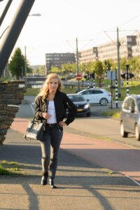 059-2016-08-16 Floor Mode op straat