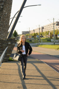 061-2016-08-16 Floor Mode op straat
