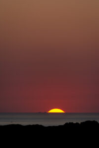 198-2015-06-30 Onbewolkte zonsondergang