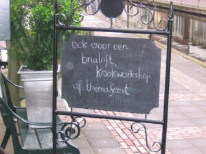 044-2005-04-26 Koken met collega's