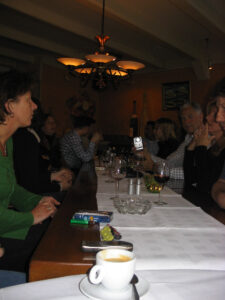 045-2005-04-26 Koken met collega's