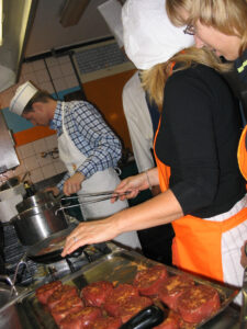 087-2005-04-26 Koken met collega's
