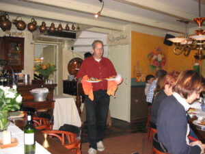 111-2005-04-26 Koken met collega's