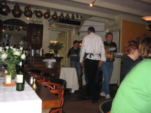 119-2005-04-26 Koken met collega's