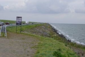 126-2007-08-18 Afsluitdijk en op visite in Leeuwarden