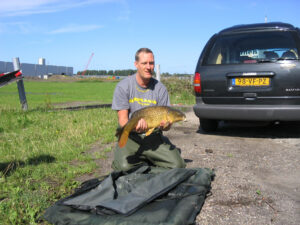 155-2004-08-28 Carpmania