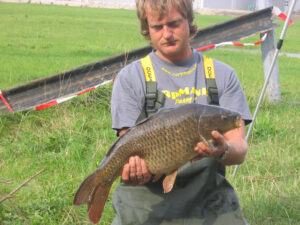 182-2004-08-28 Carpmania
