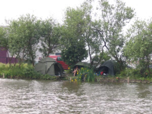 320-2005-06-03 Carpmania