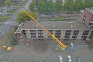 069-2013-05-17 Hijsen raam vaan 22 hoog