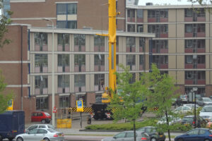 075-2013-05-17 Hijsen raam vaan 22 hoog