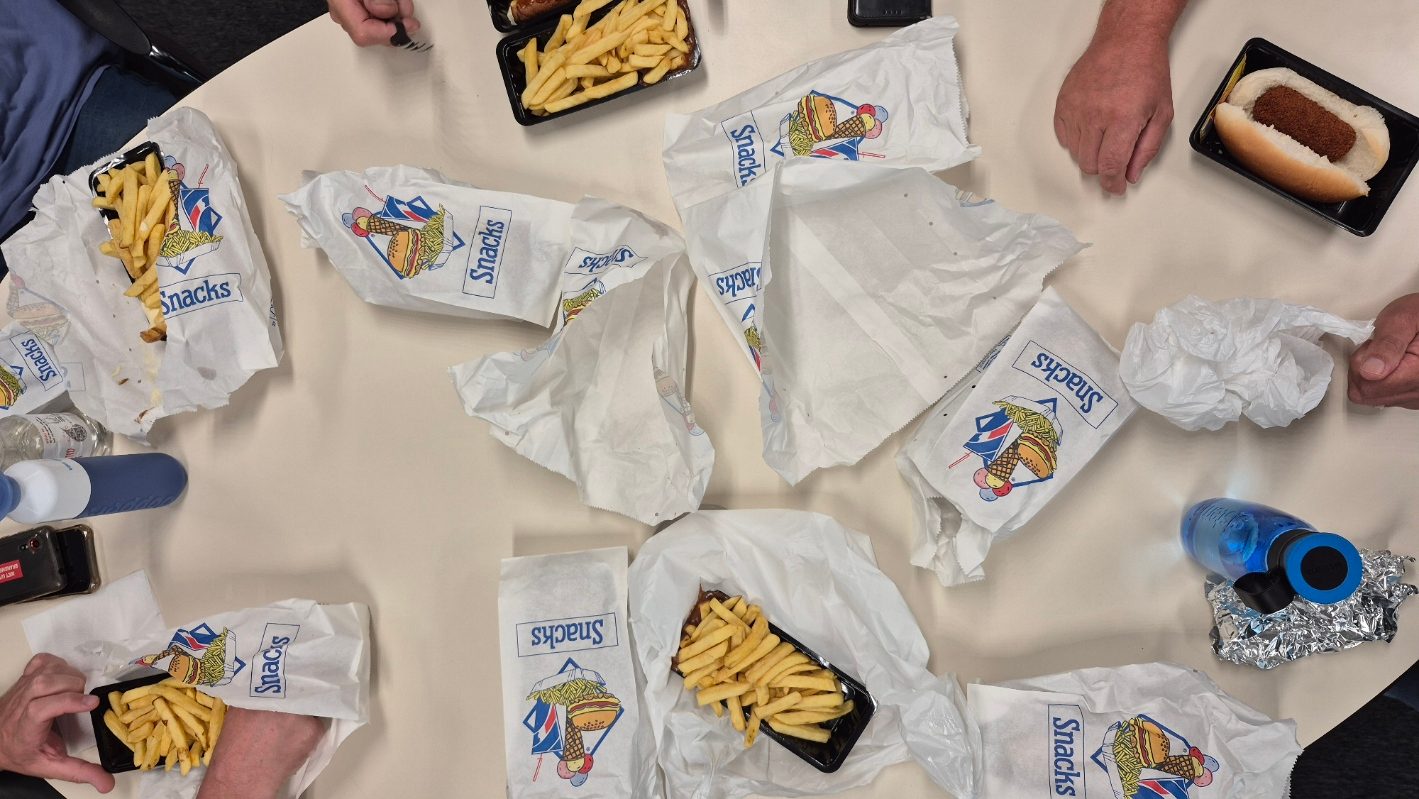 Remco zijn afscheidslunch en het was gezellig, dag 2033.
