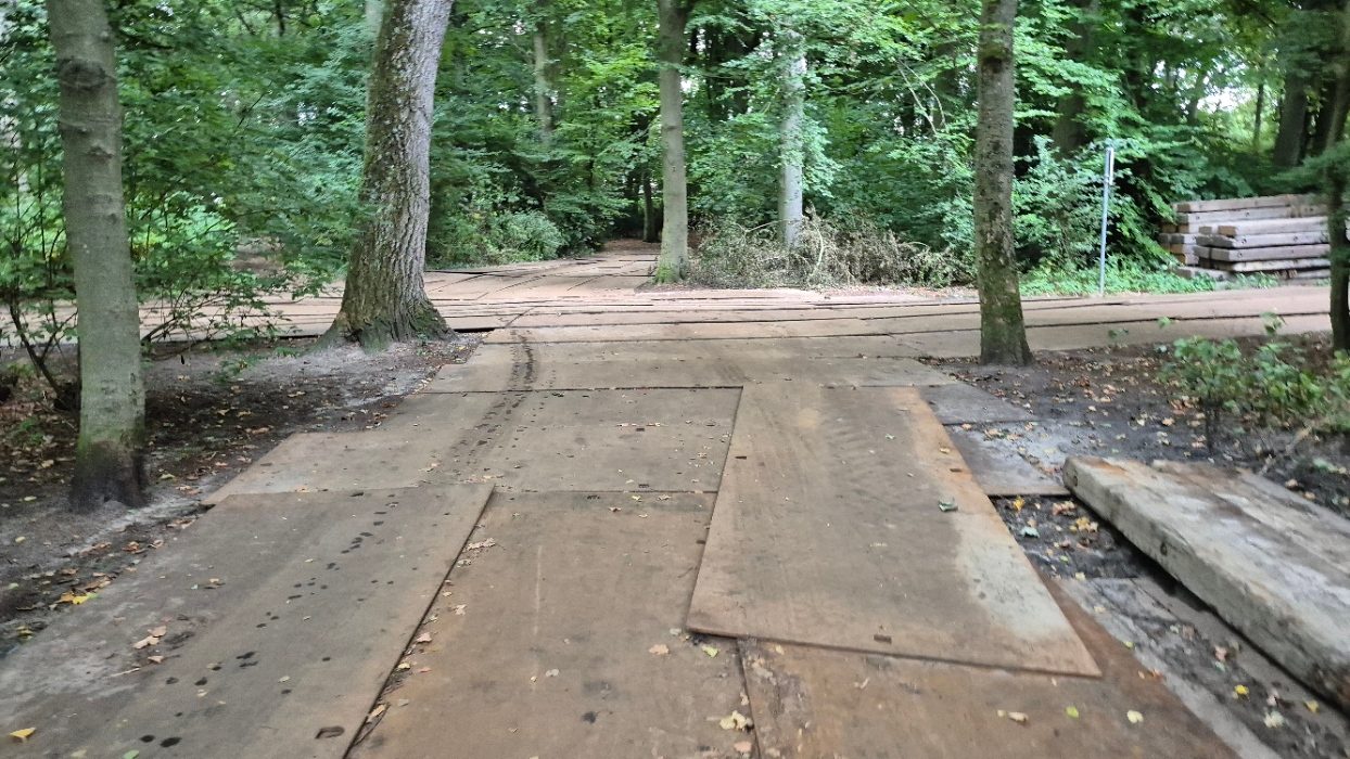 Heel Meer en Bos onder de rijplaten op dag 2072