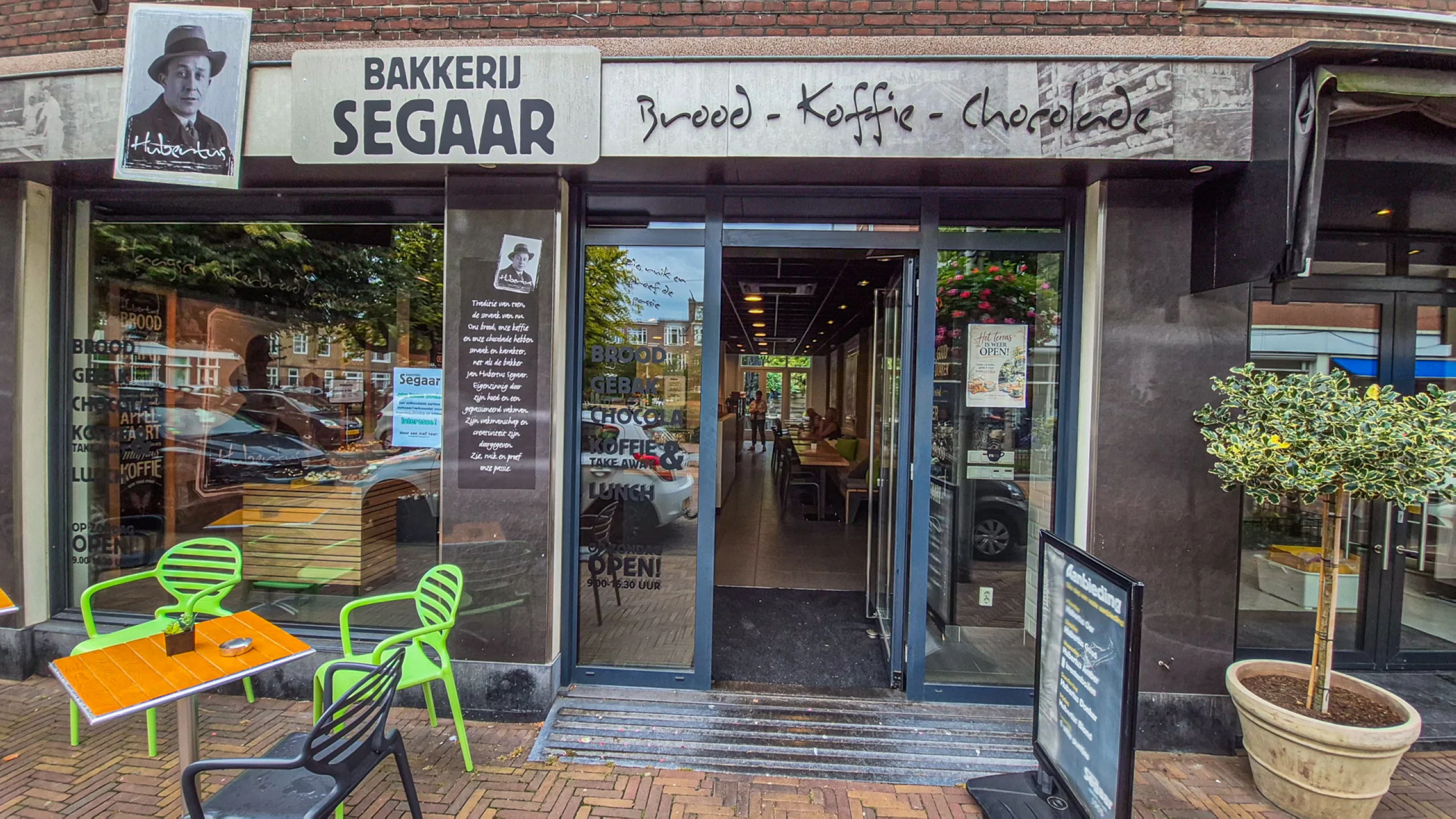 Een broodje gegeten bij de gezelligste bakker van Nederland, dag 2434