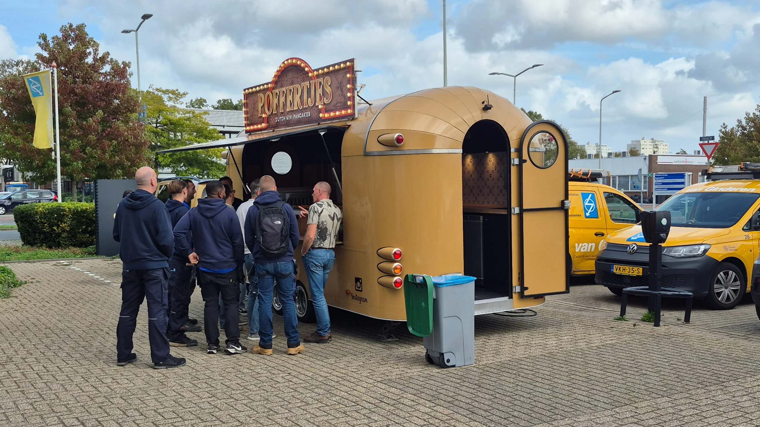 Poffertjes van de Nederlandse Lotterijen op de zaak, dag 2453