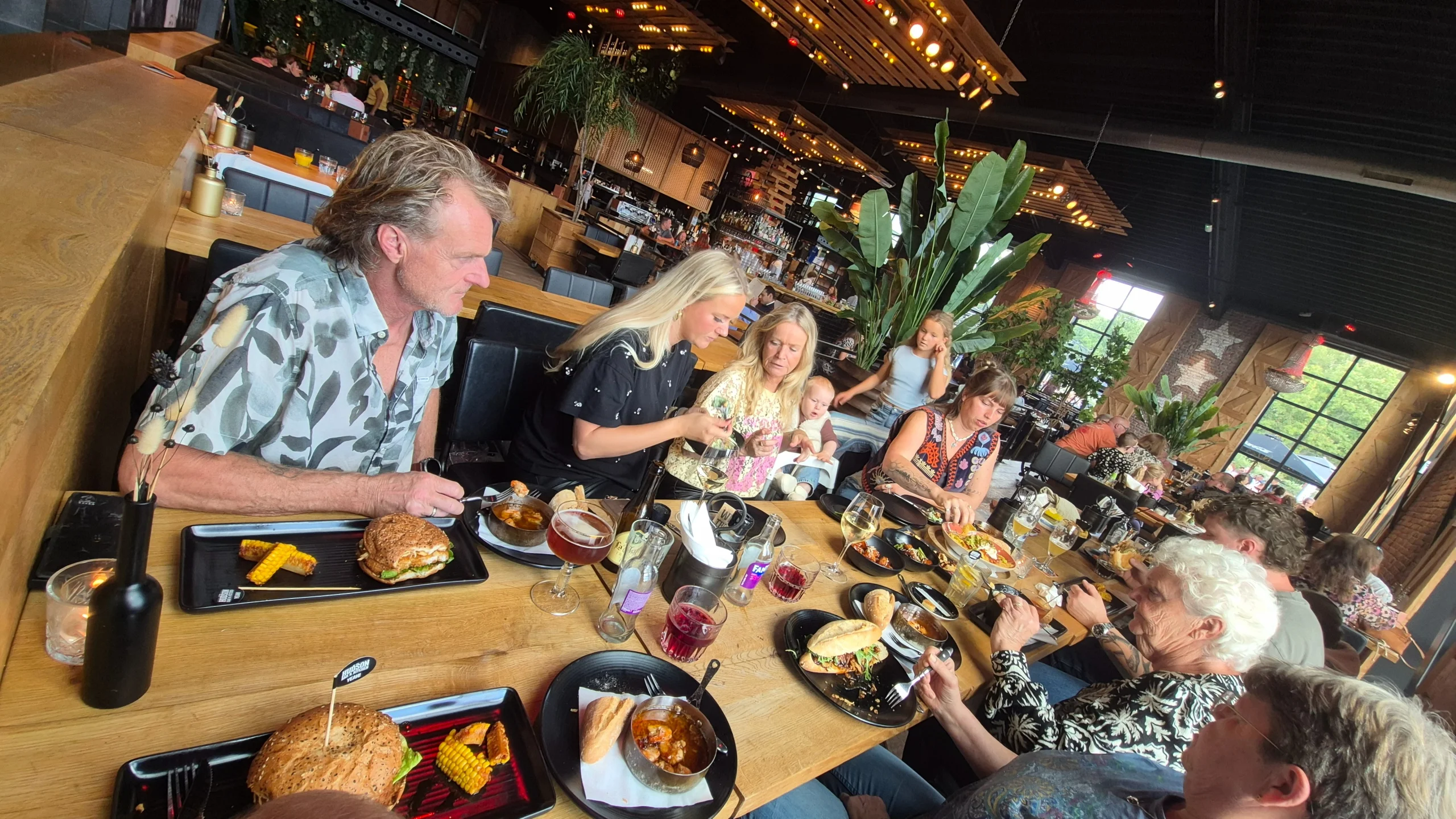 Vandaag is Oma 82 geworden, daarom lekker lunchen, dag 2455
