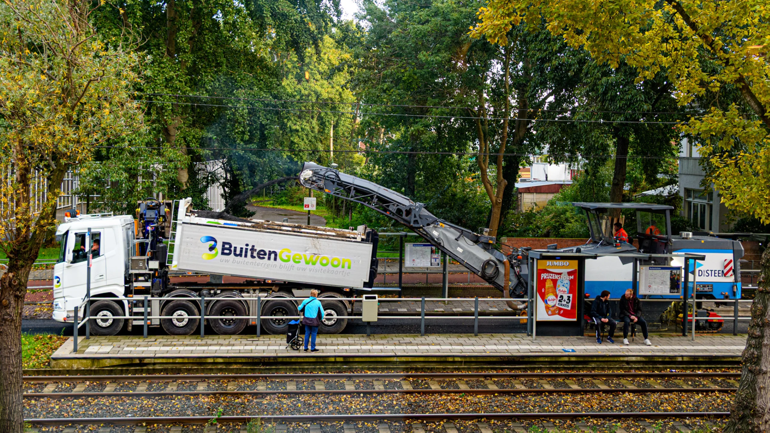 Ik geloof dat het asfalt de verkeerde kleur heeft, dag 2486